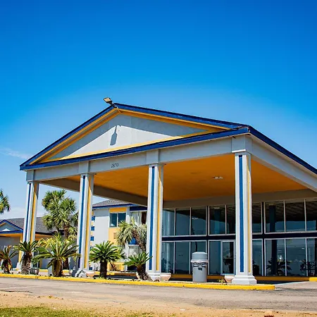 Super 8 By Wyndham Biloxi At The Beach-2